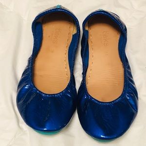 EUC Sapphire Patent Tieks Size 10